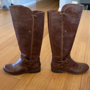 SOLD ⭐️Guess Knee High Boots⭐️
